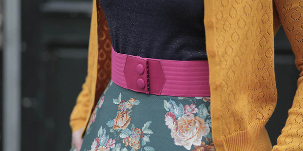 Dagens outfit | Farverigt vintage inspireret look i blomstret nederdel!