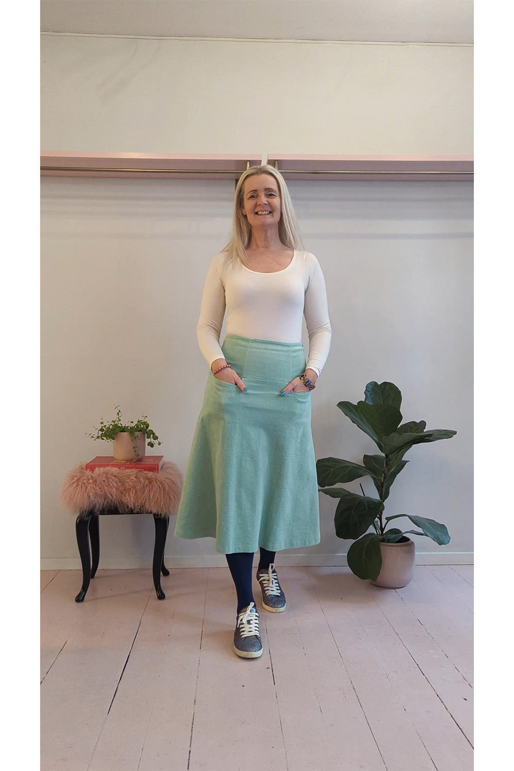 Liva Max nederdel soft mint-grøn fløjl