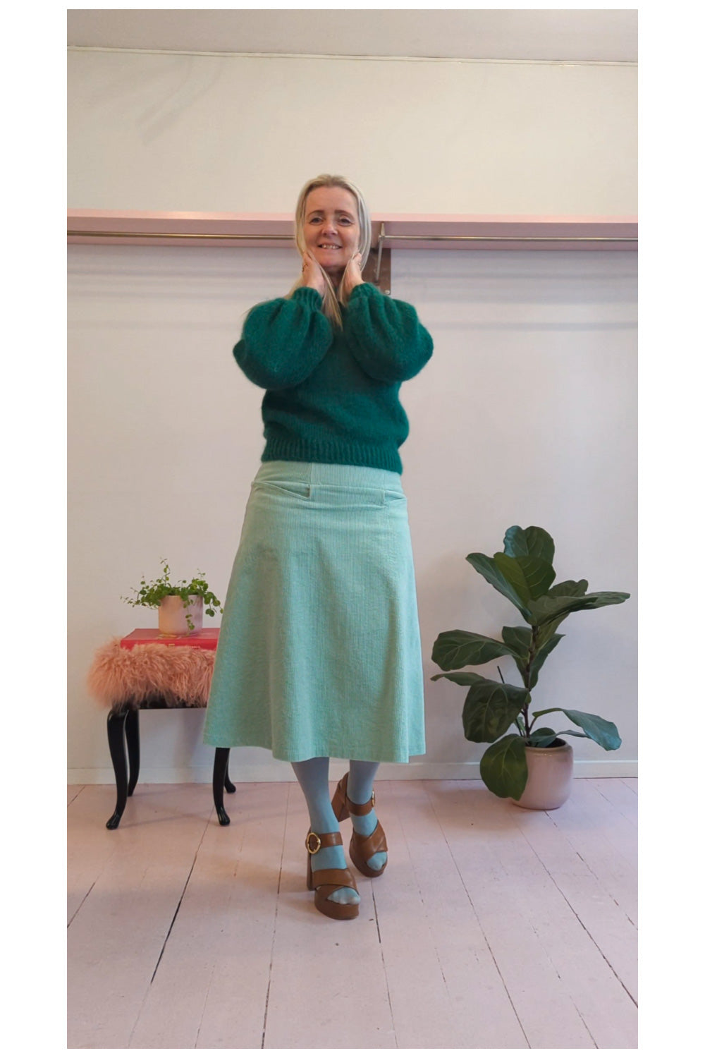 Liva Max nederdel soft mint-grøn fløjl