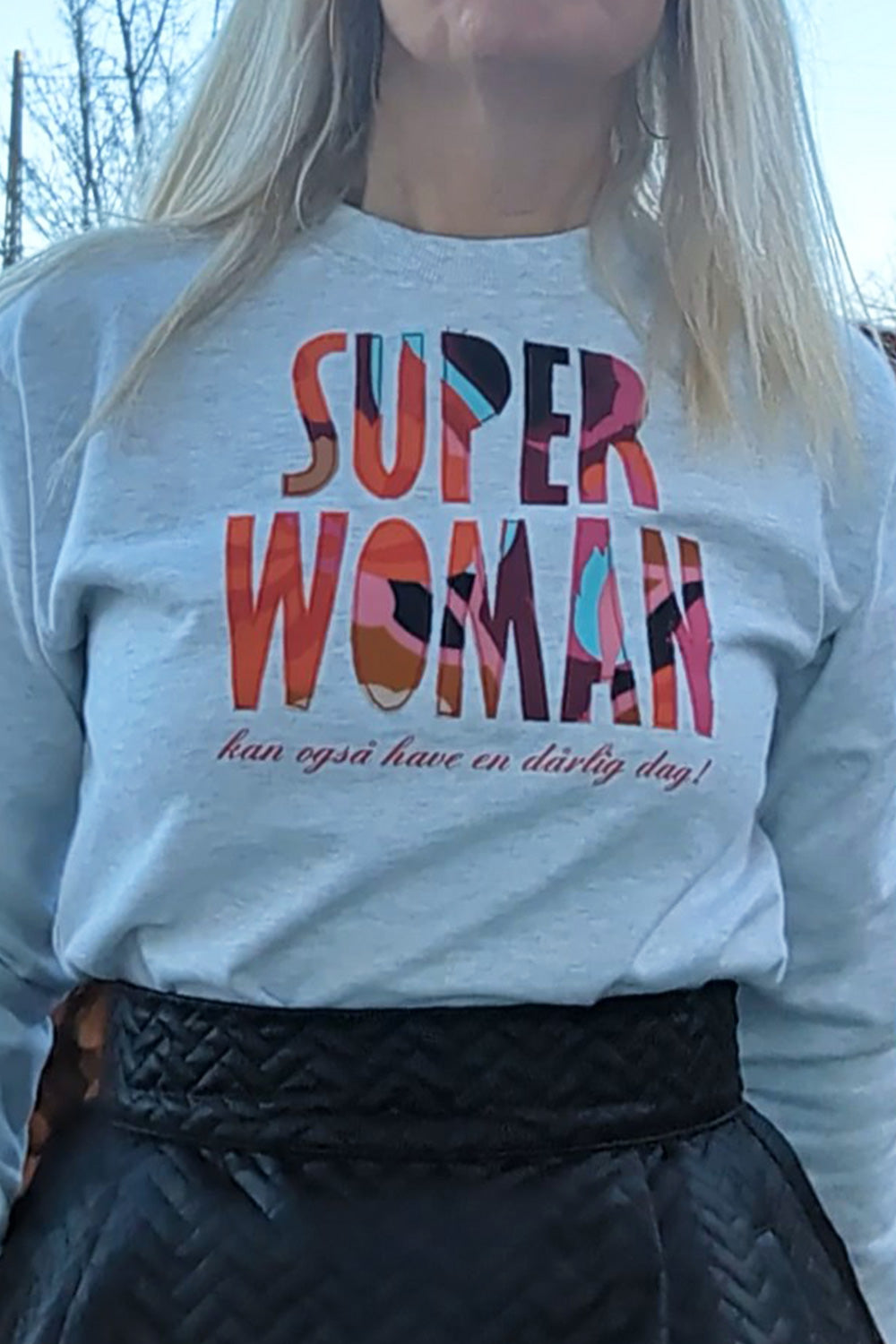 Upcycled SUPERWOMAN sweatshirt grå
