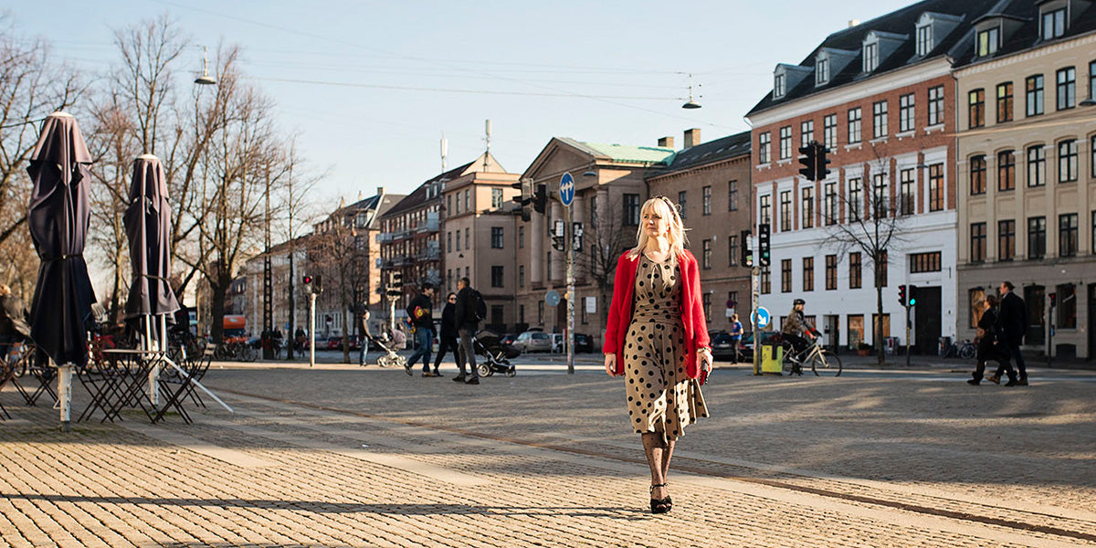 Dagens outfit | Smukt forårs look i vintage-inspireret prikket kjole!