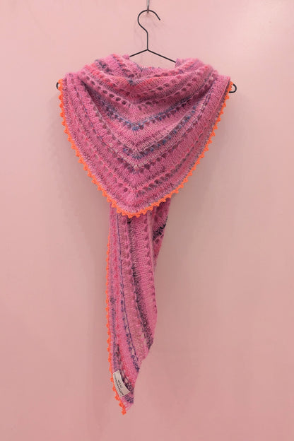 Hand-knitted Madi Max scarf Patch edition