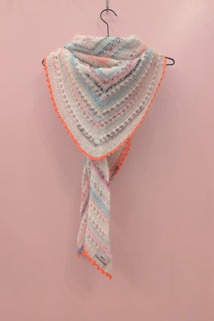 Hand-knitted Madi Max scarf Patch edition