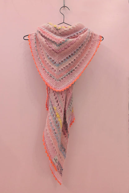 Hand-knitted Madi Max scarf Patch edition