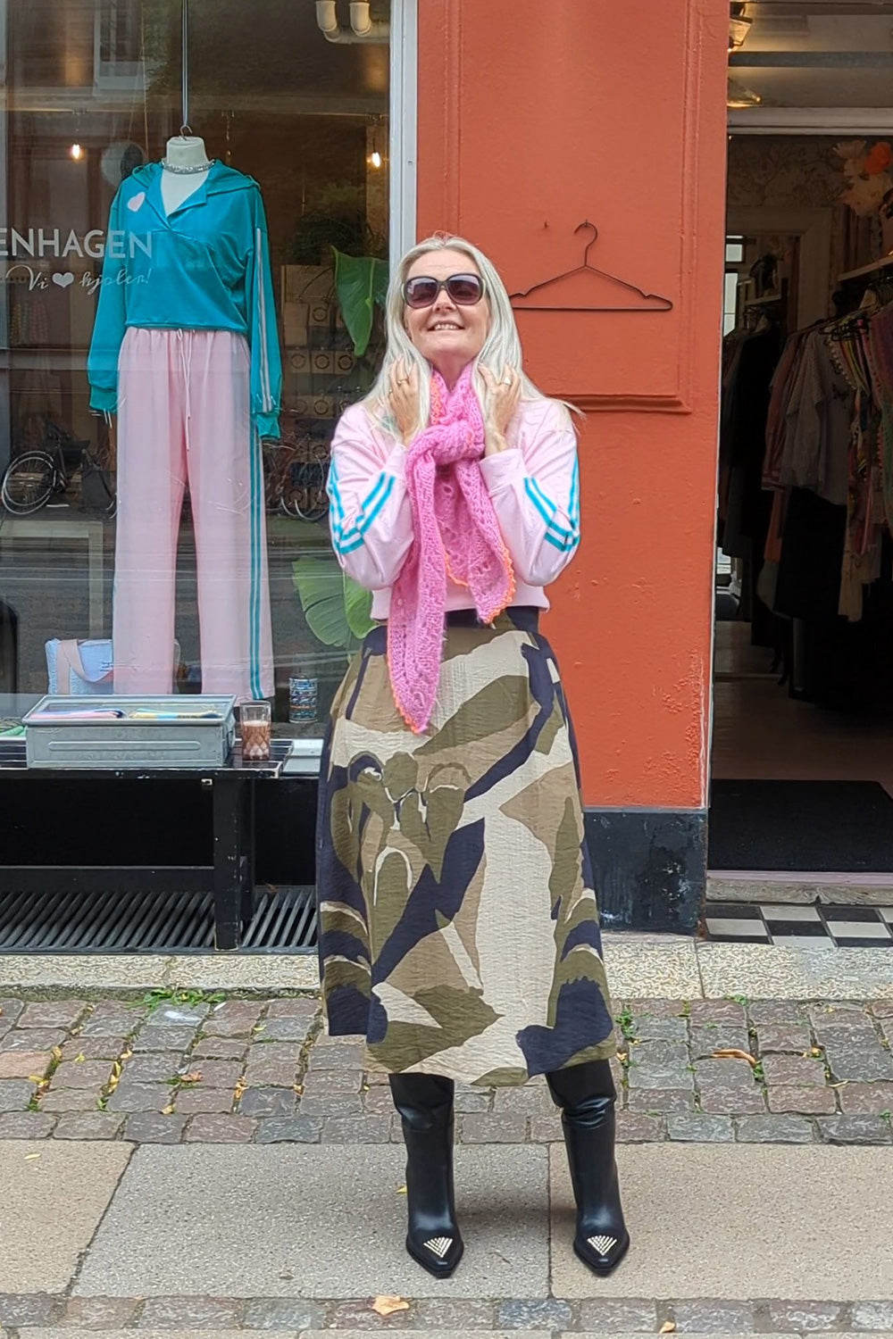 Merle skirt camouflage