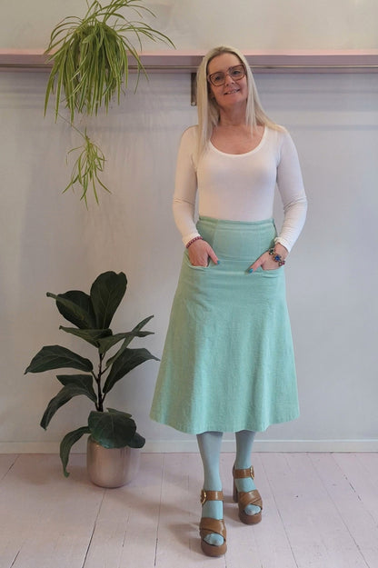 Liva Max nederdel soft mint-grøn fløjl